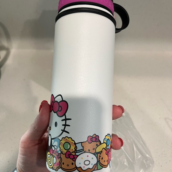 NWT Hello Kitty Cafe hydroflask type waterbottle - Picture 12 of 12